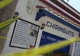 Cerámica que recuerda a González Ruano en el primer chiringuito de España, localizado en Sitges.