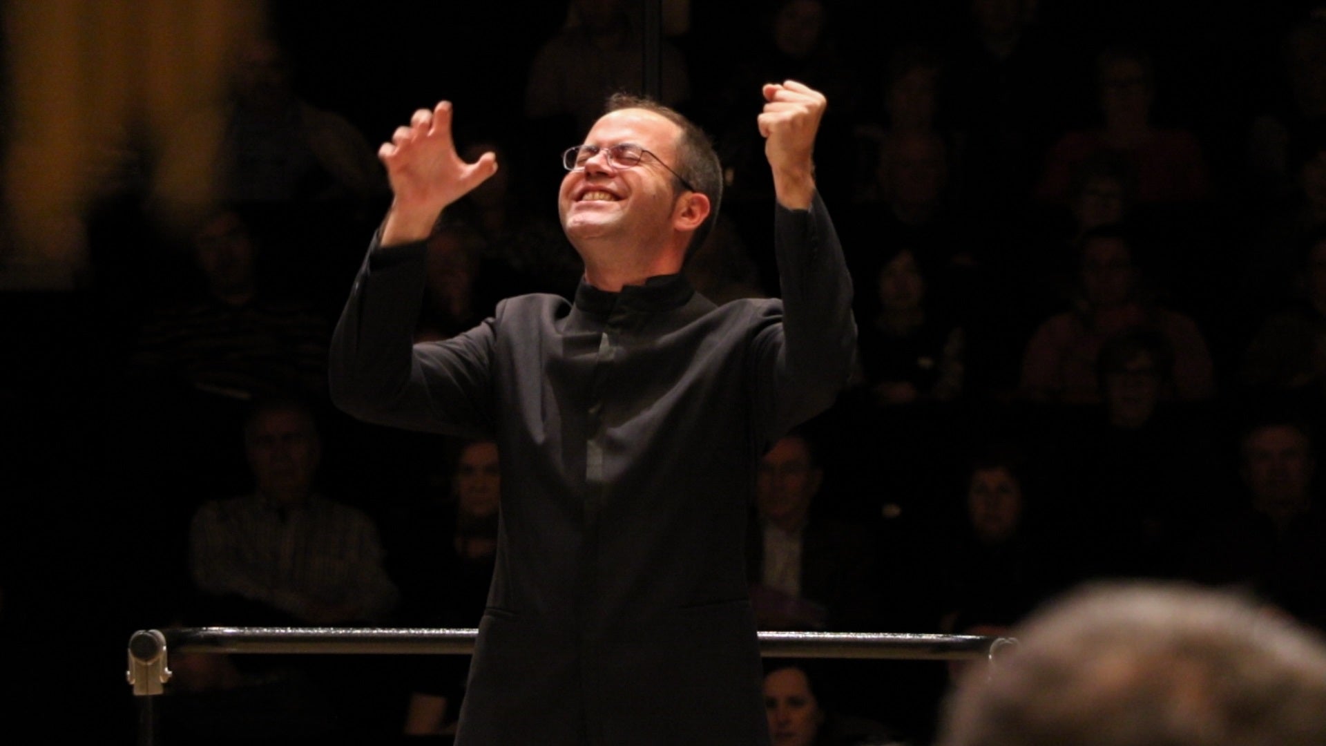 David, durante uno de los conciertos en los que vive su trabajo como director.