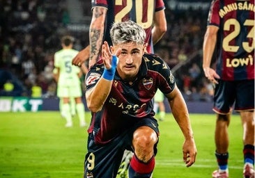 Una cláusula pactada por Felipe Miñambres activa la renovación automática de Iván Romero