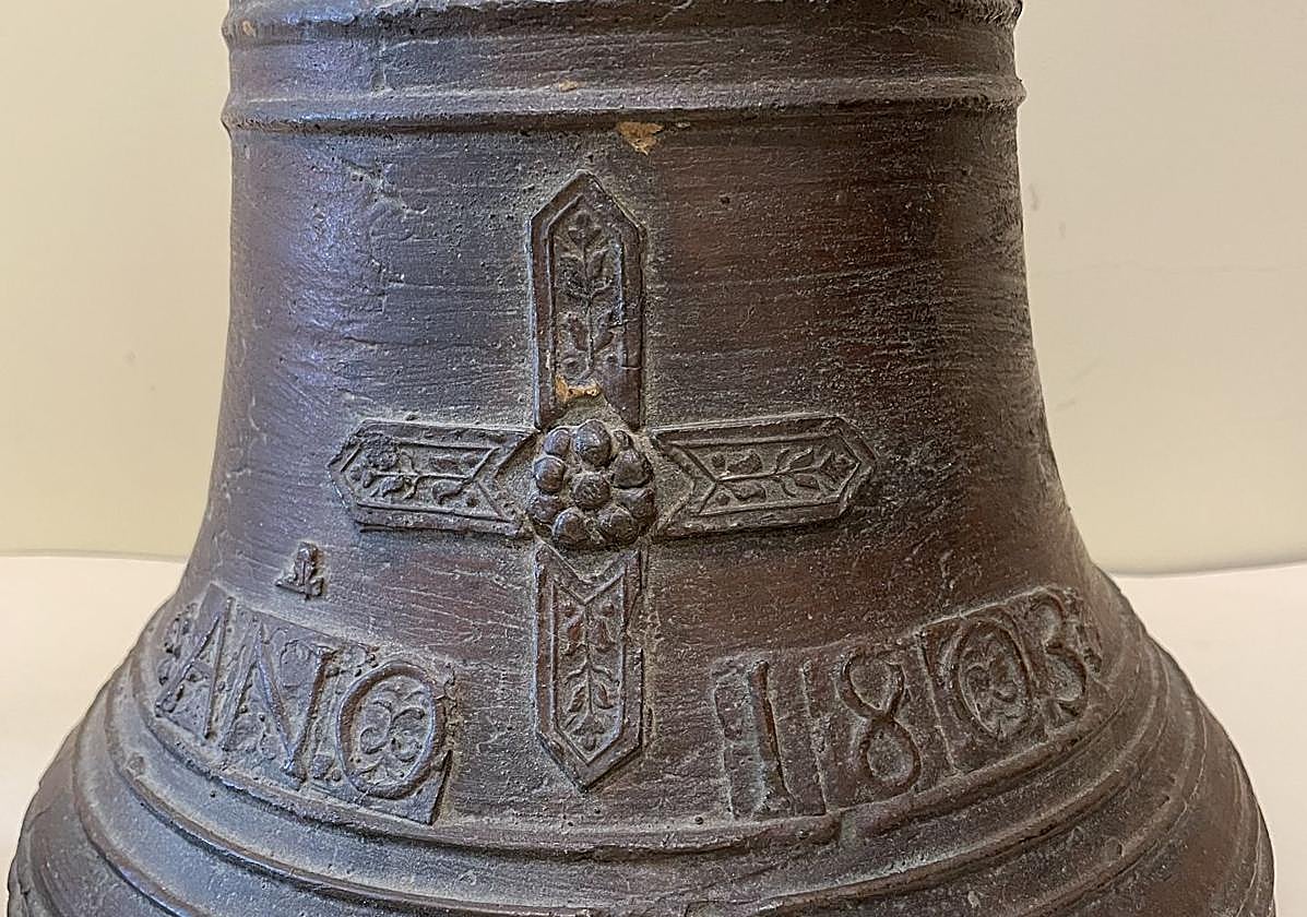 Campana de bronce de 1803.