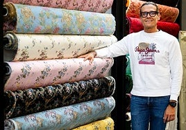 Jorge Fabuel, propietario de la firma 1700 Indumentaria Valenciana.