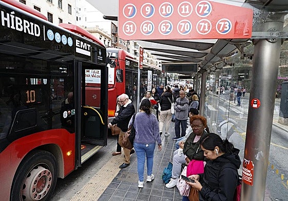 Una parada de la EMT.