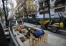 Unas obras en la vía pública en Valencia.