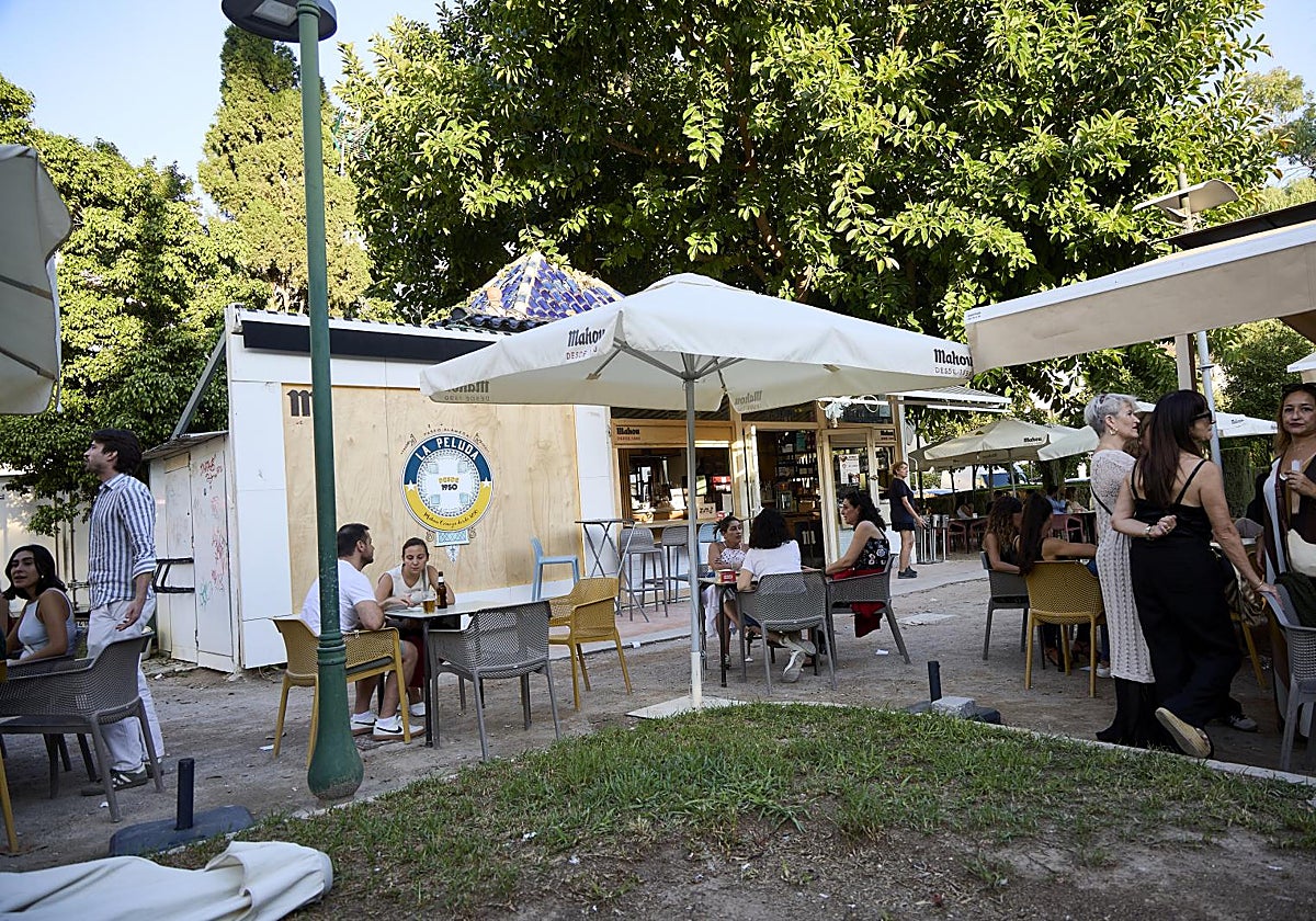 El quiosco La Peluda de la Alameda, frente a Piscina Valencia, este sábado.