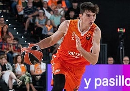Sergio de Larrea, con el Valencia Basket.