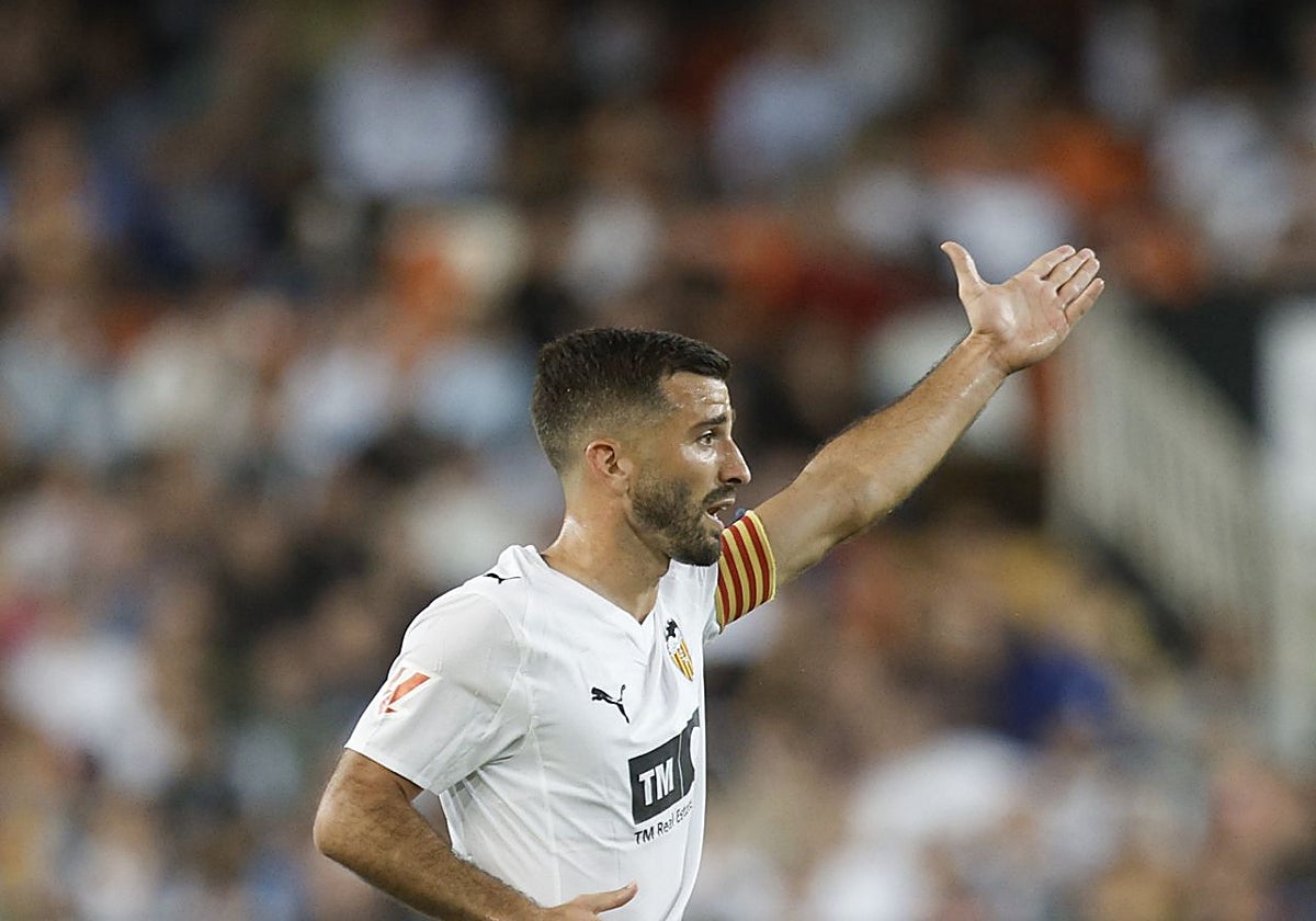 José Luis Gayà, durante el partido ante el Oviedo.