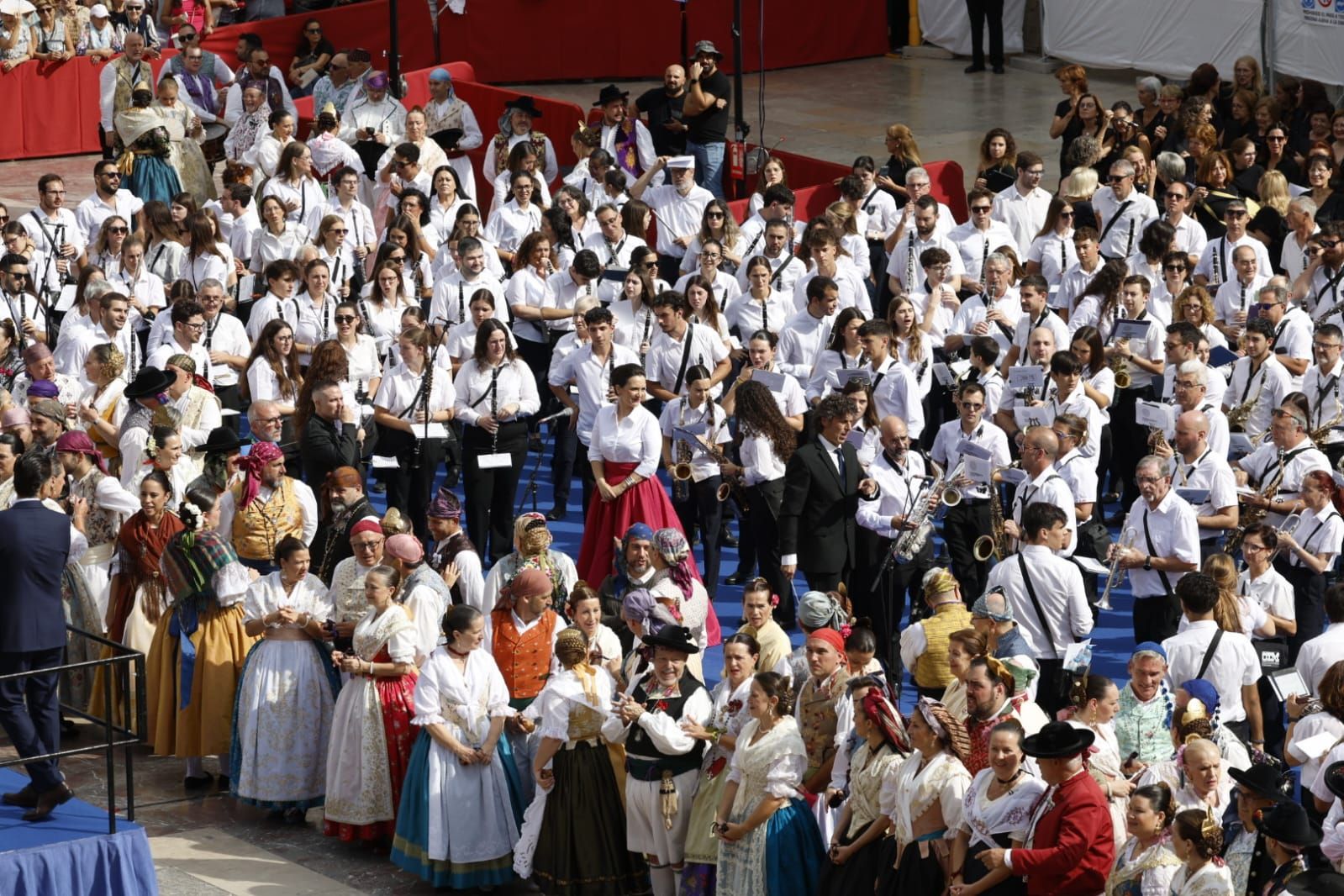 FOTOS | Valencia se rinde al himno regional