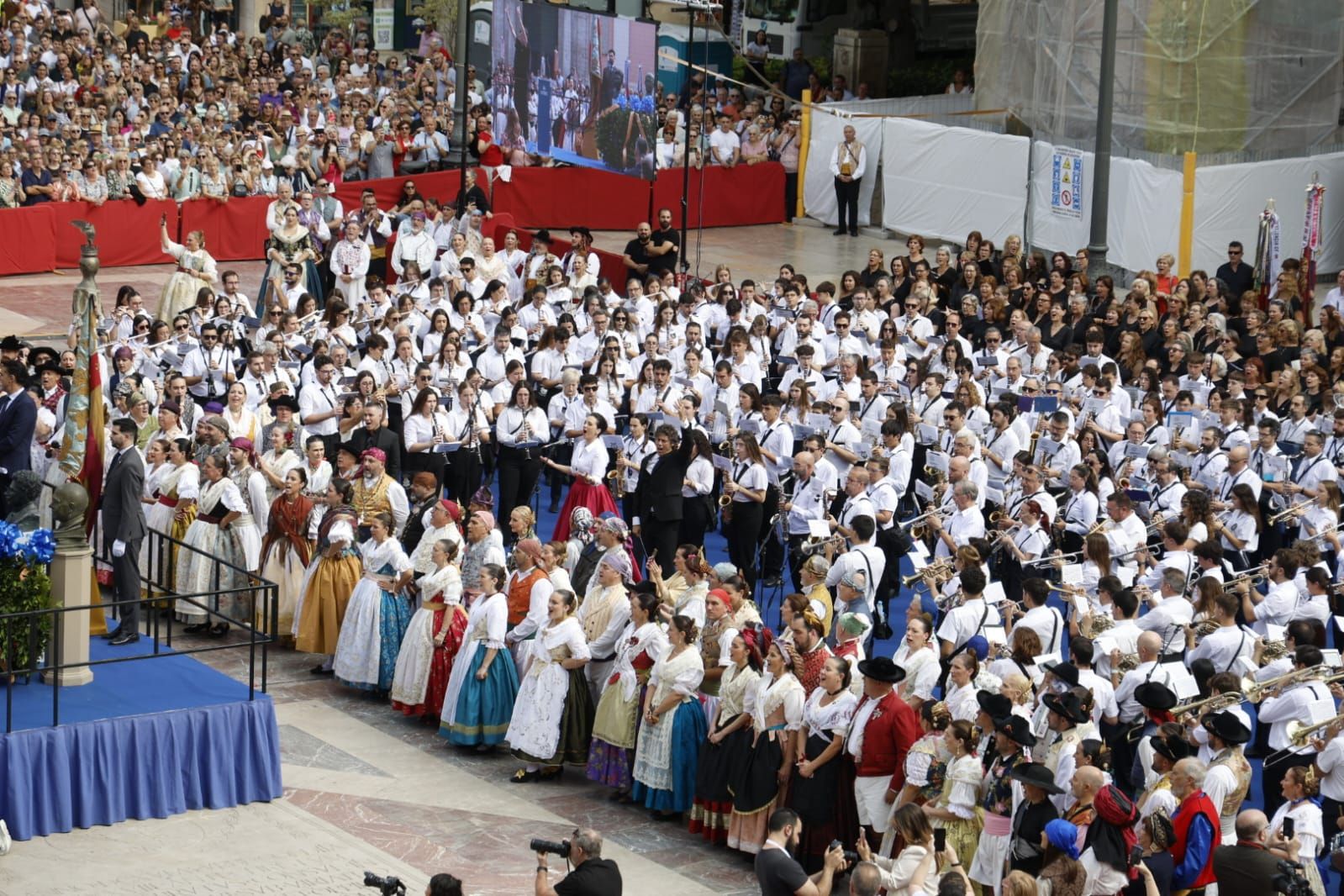 FOTOS | Valencia se rinde al himno regional