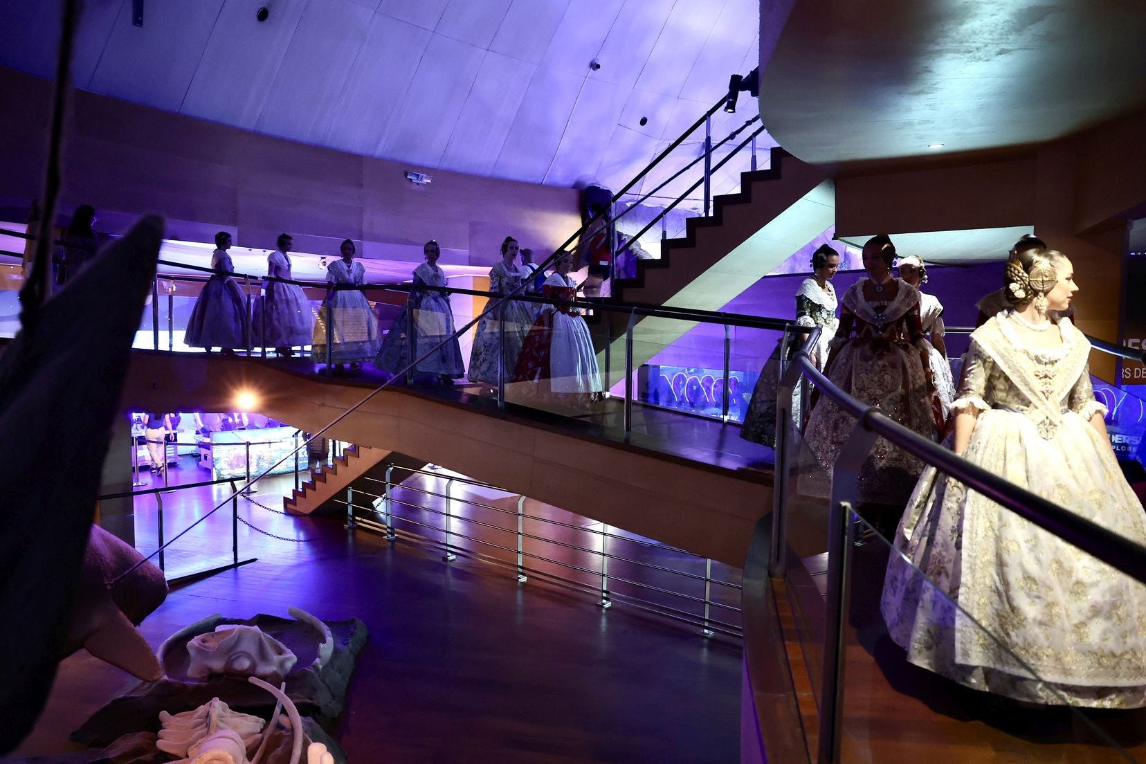 Las candidatas a fallera mayor de Valencia visitan l&#039;Oceanogràfic
