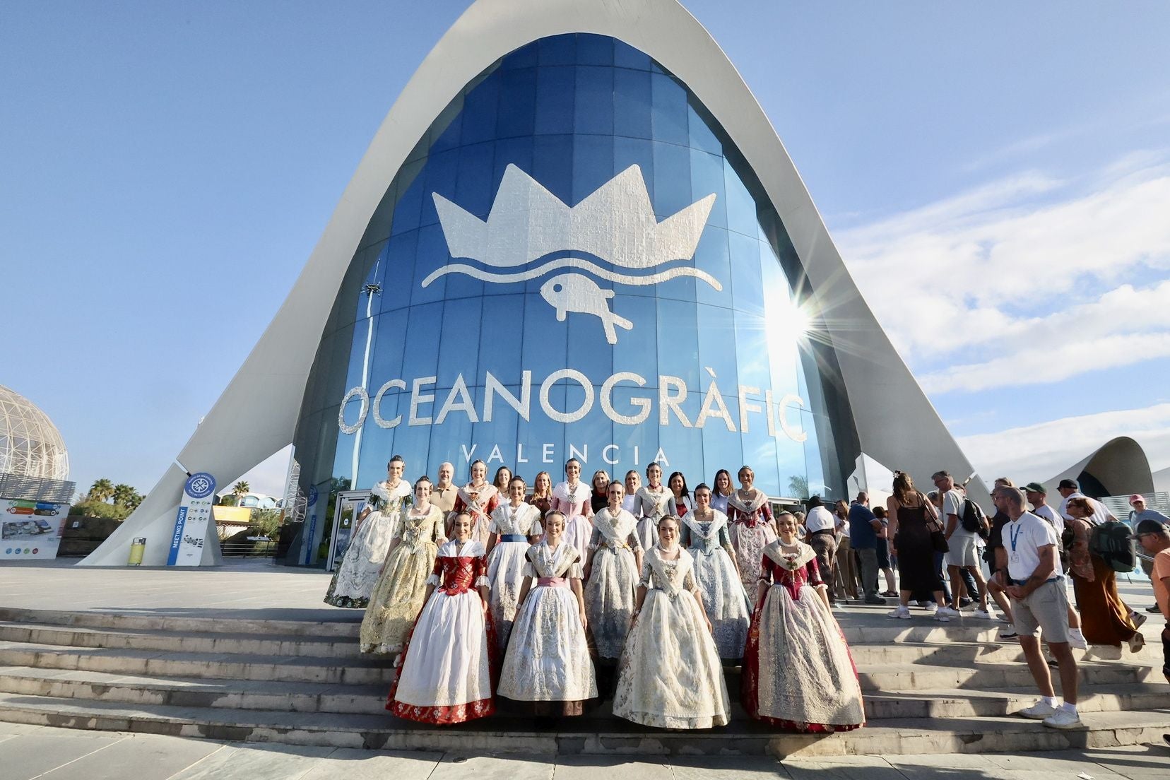 Las candidatas a fallera mayor de Valencia visitan l&#039;Oceanogràfic
