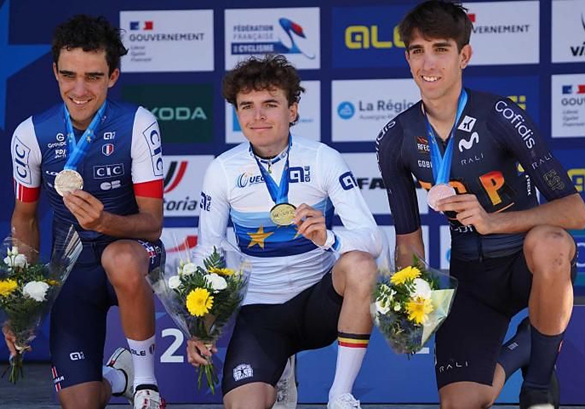 Héctor Álvarez, a la derecha.