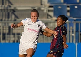 Un lance del partido entre el Madrid CFF y el Levante.