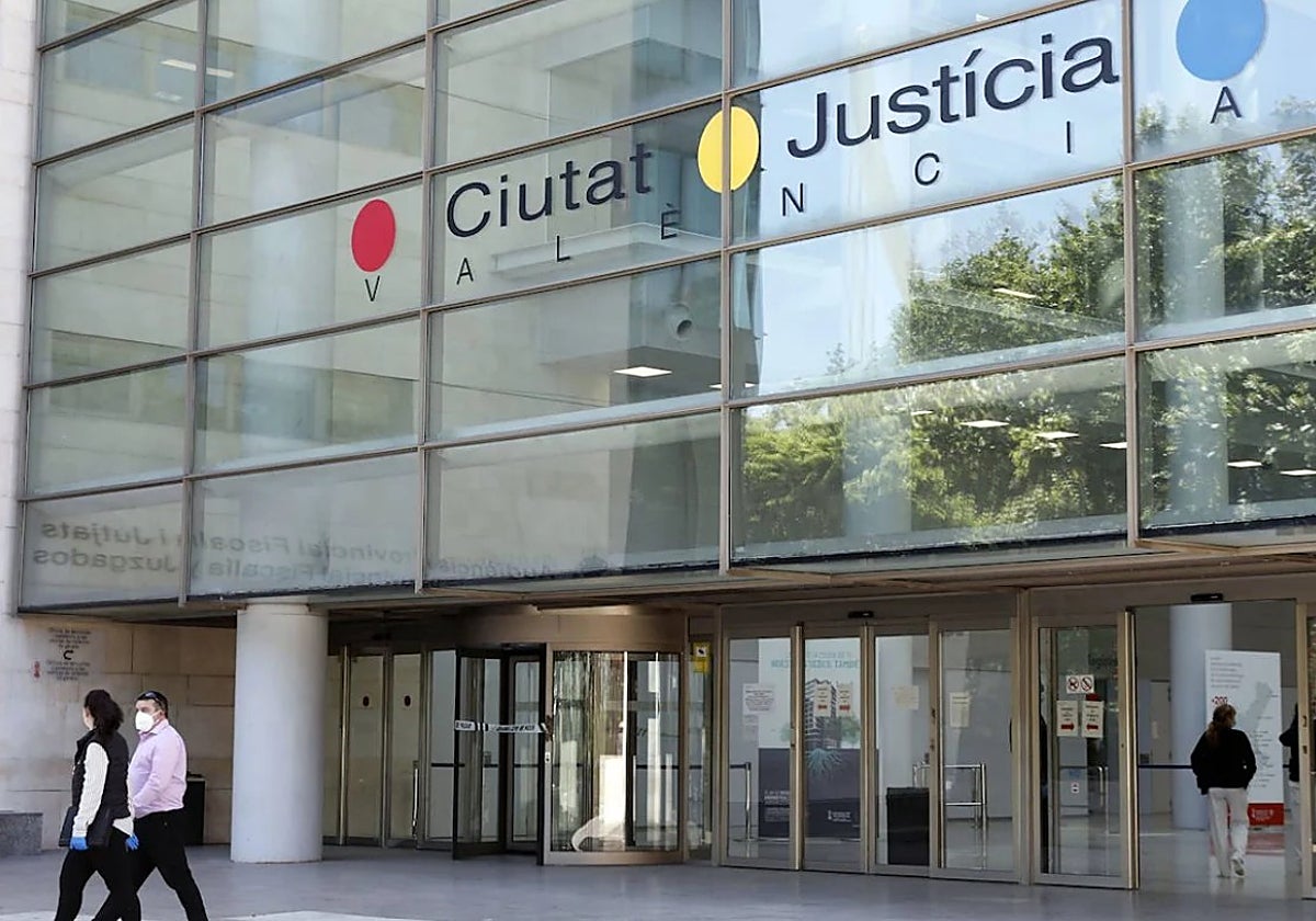 La Audiencia Provincial de Valencia ha condenado a 52 años de prisión al acusado por las agresiones sexuales a su hijastra.