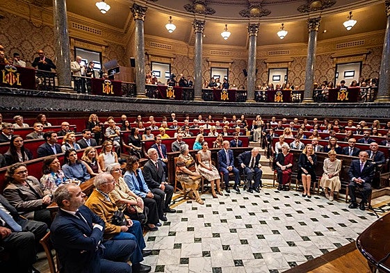 Los premiados, en un Hemiciclo a reventar, este lunes.