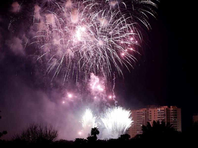 Castillo de fuegos artificiales en Valencia.