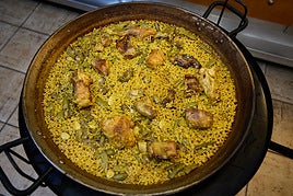 Una paella valenciana.