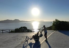 Joaquin Susmozas, con su hija Julia.