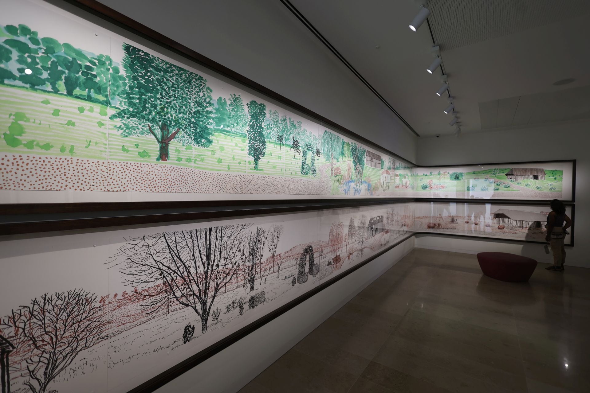 Imagen secundaria 2 - Arriba, la exposición 'La Ruta', en Bombas Gens; la muestra 'Sorolla a través de la luz', de la Fundción Bancaja, y una instalación en el Centro de Arte Hortensia Herrero. 