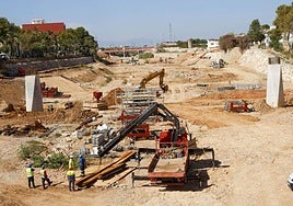 Construcción de un paso sobre el barranco del Poyo en Picanya.