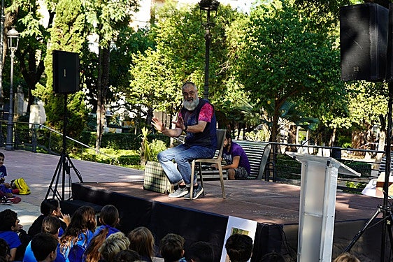 Cuentacuentos para escolares este miércoles en la Alameda de Xàtiva.