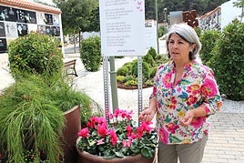 La concejala del área, en la conmemoración del año pasado en el Cementerio.