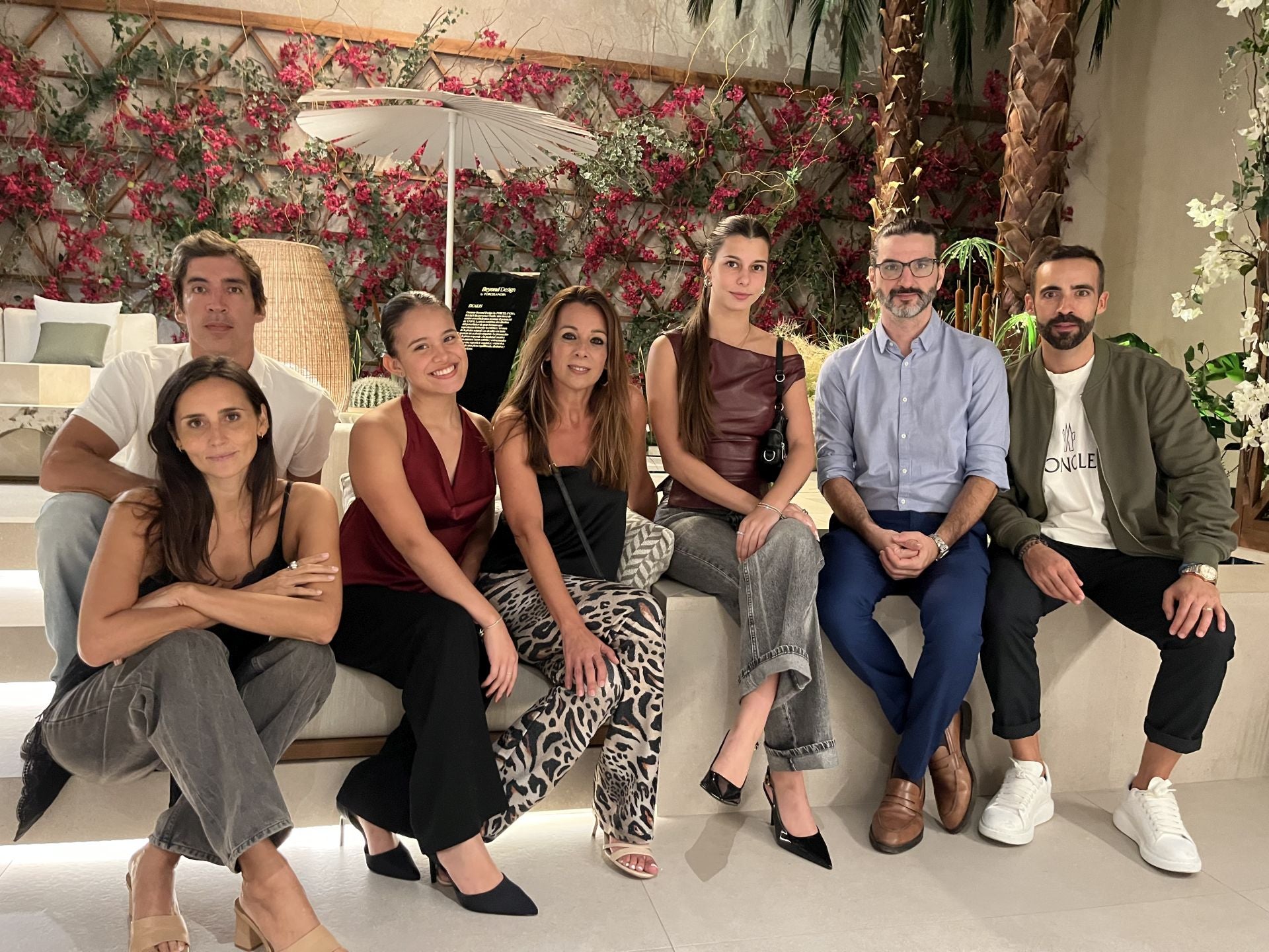 Inma Soria, Vicent Miralles, Valeria Camer, Mª Carmen Ballester, Érika López, Alejandro Miravalls y Juan Carlos Ballester.