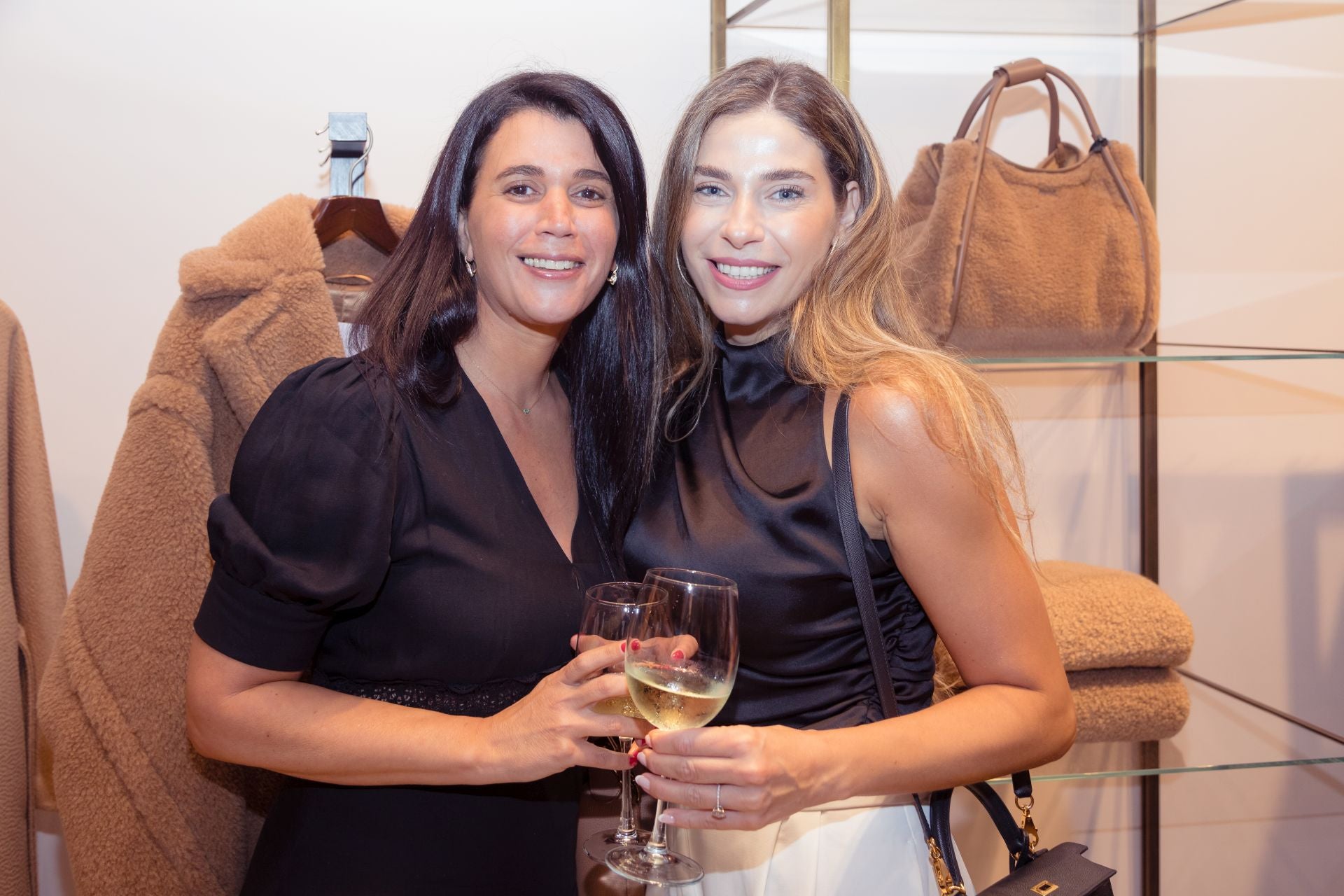 Rola Halabi y Alicia Hassna.