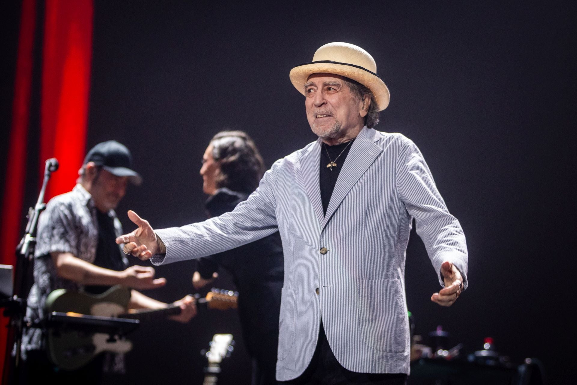 Sabina se despide de Valencia con el primero de tres conciertos de su gira final