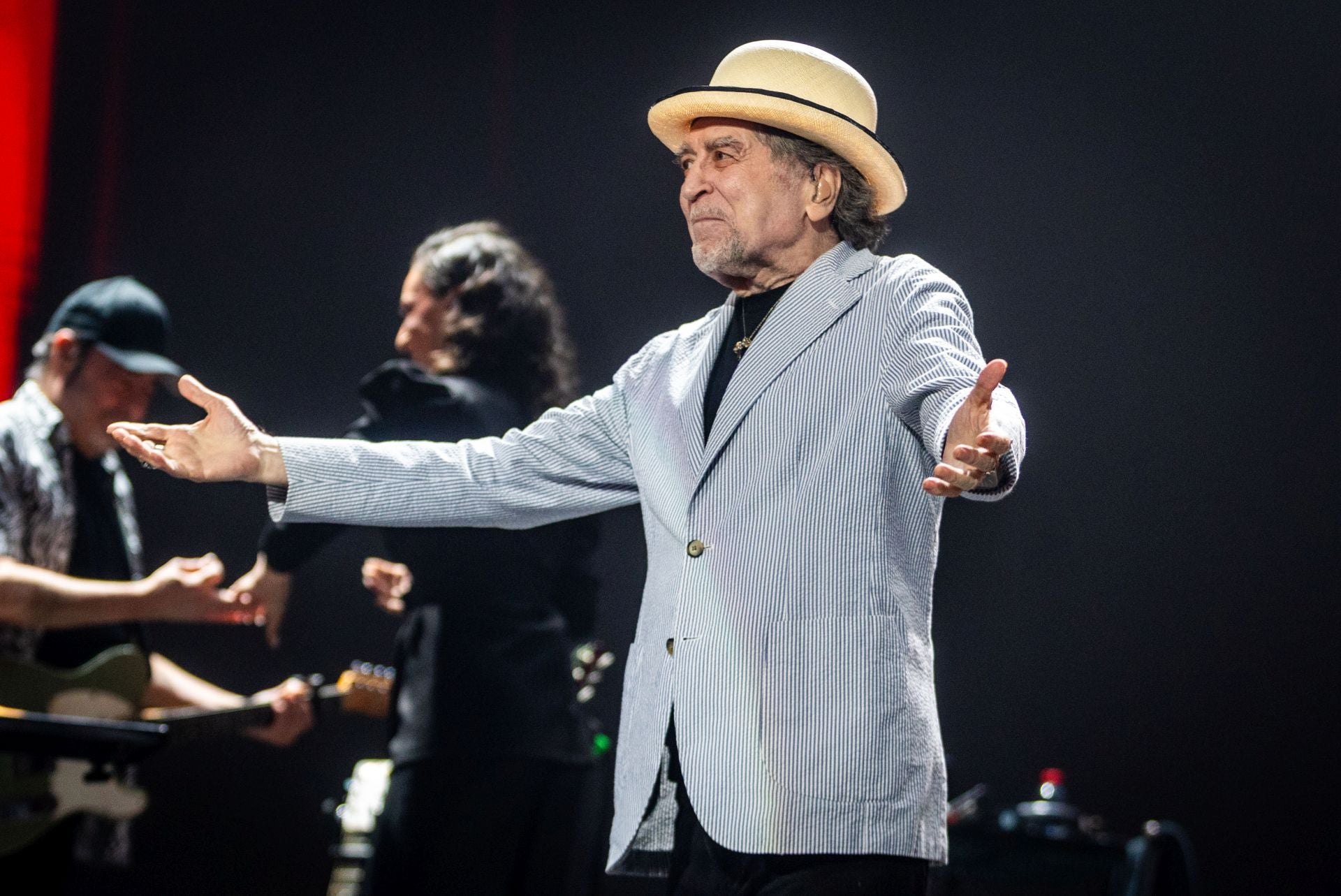 Sabina se despide de Valencia con el primero de tres conciertos de su gira final