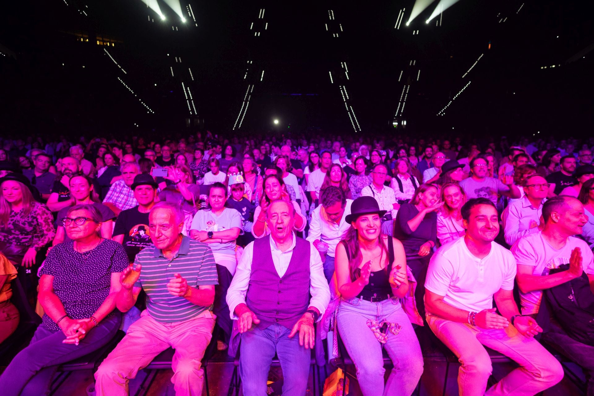 Sabina se despide de Valencia con el primero de tres conciertos de su gira final