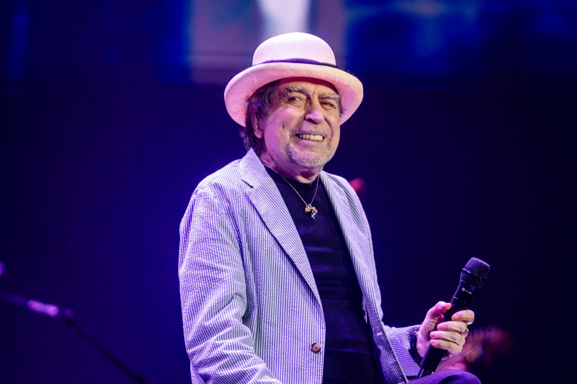 Sabina se despide de Valencia con el primero de tres conciertos de su gira final