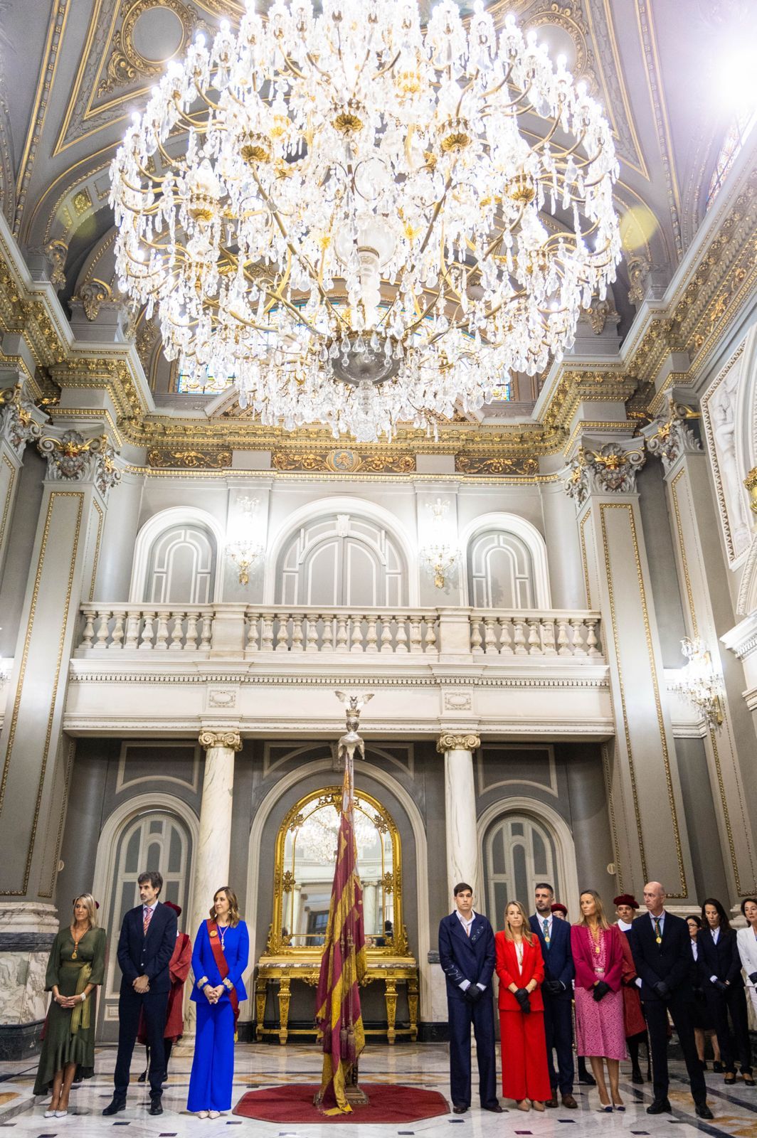 Fotos del pequeño acto en el Salón de Cristal para rendir homenaje a la Reial Senyera