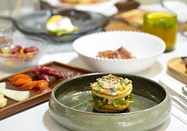 Degustación de platos preparados en el desayuno.