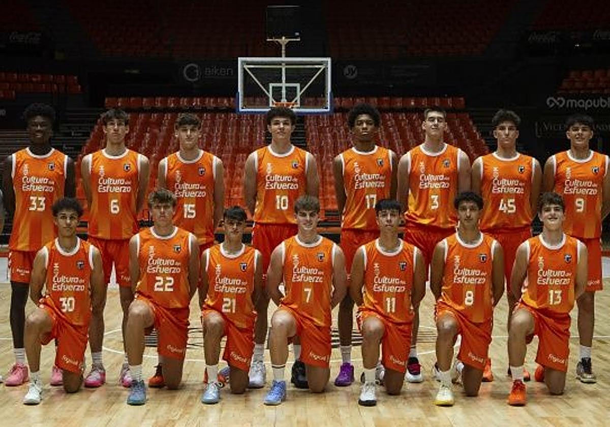 La plantilla U22 del Valencia Basket, en la Fonteta.