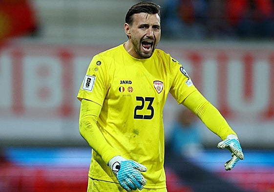 Stole Dimitrievski, con Macedonia del Norte.