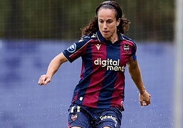 Alharilla, con el Levante.