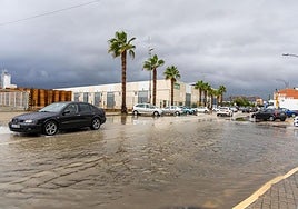 Calle inundadas en Alcasser por las lluvias.