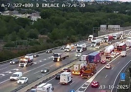 Atascos en la A-7 este lunes 13 de octubre.