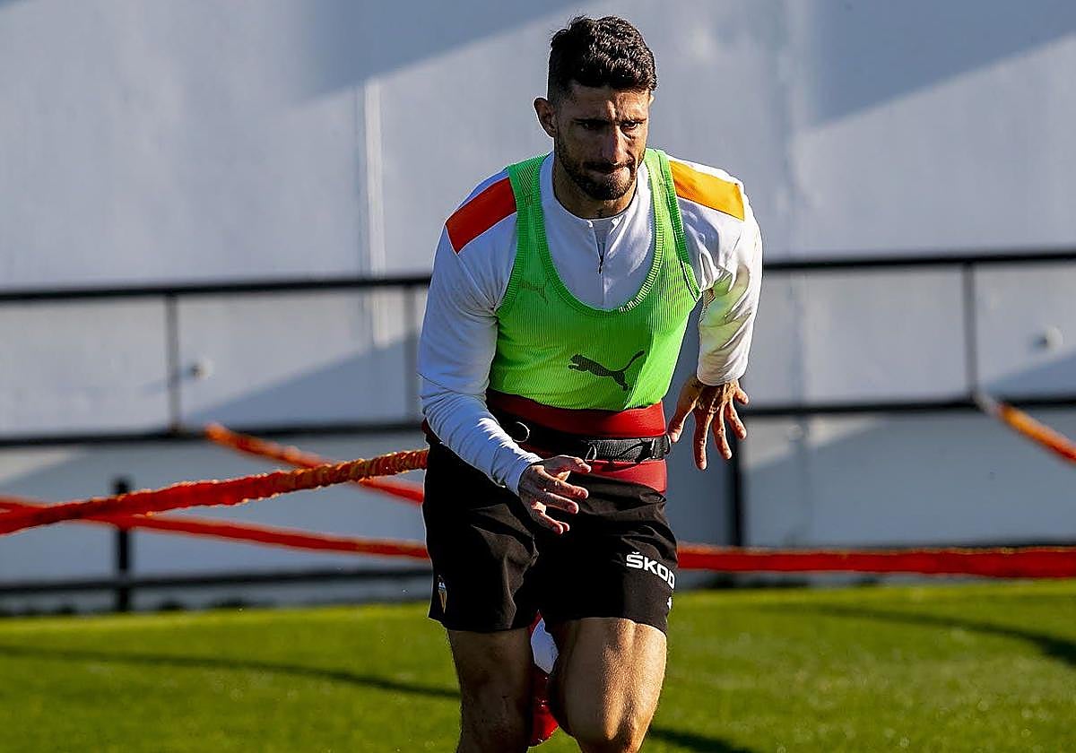 Cristiano Piccini, entrenándose con el Valencia, en una imagen de archivo.