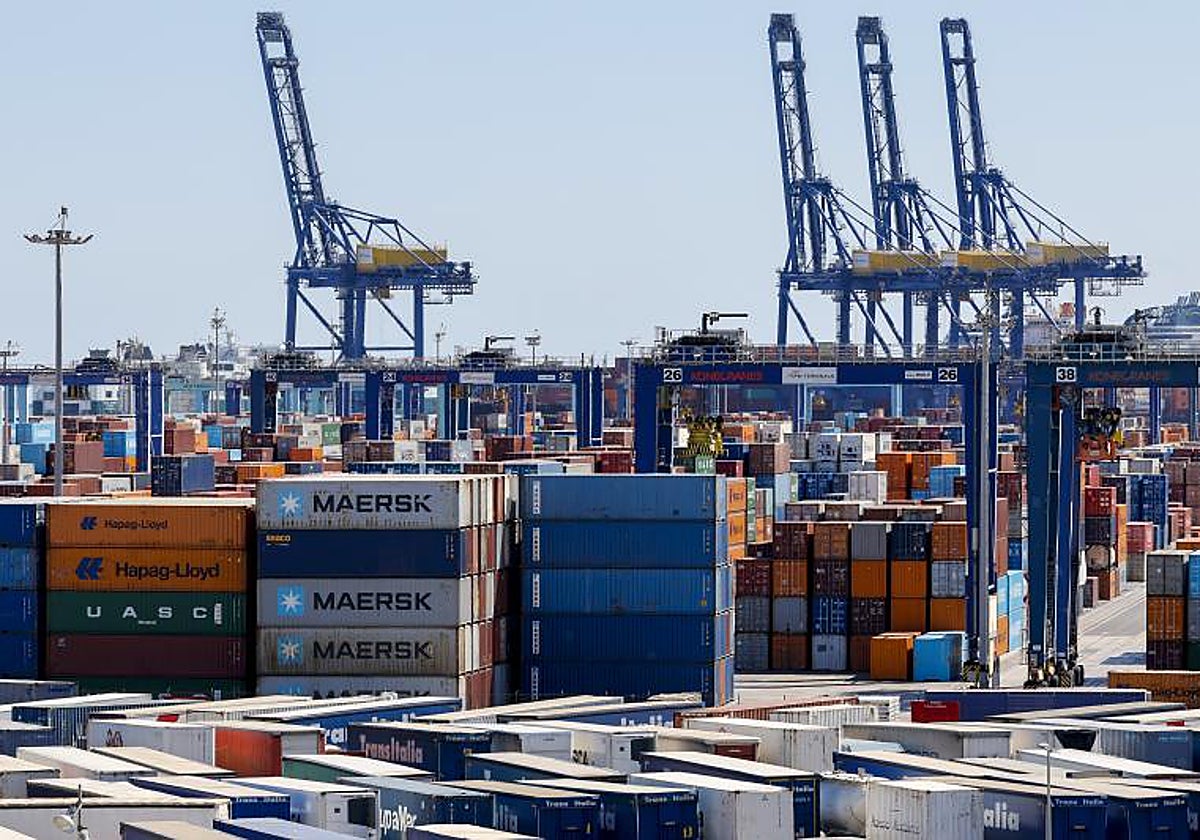 Vista general del puerto de Valencia.