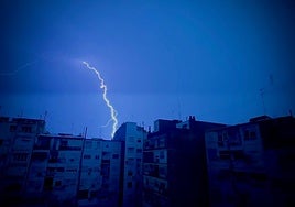 Uno de los rayos caídos en la ciudad de Valencia durante la dana Alice.