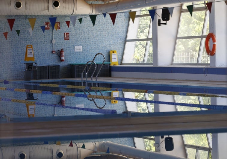 La piscina de Ayora reabre a medio gas