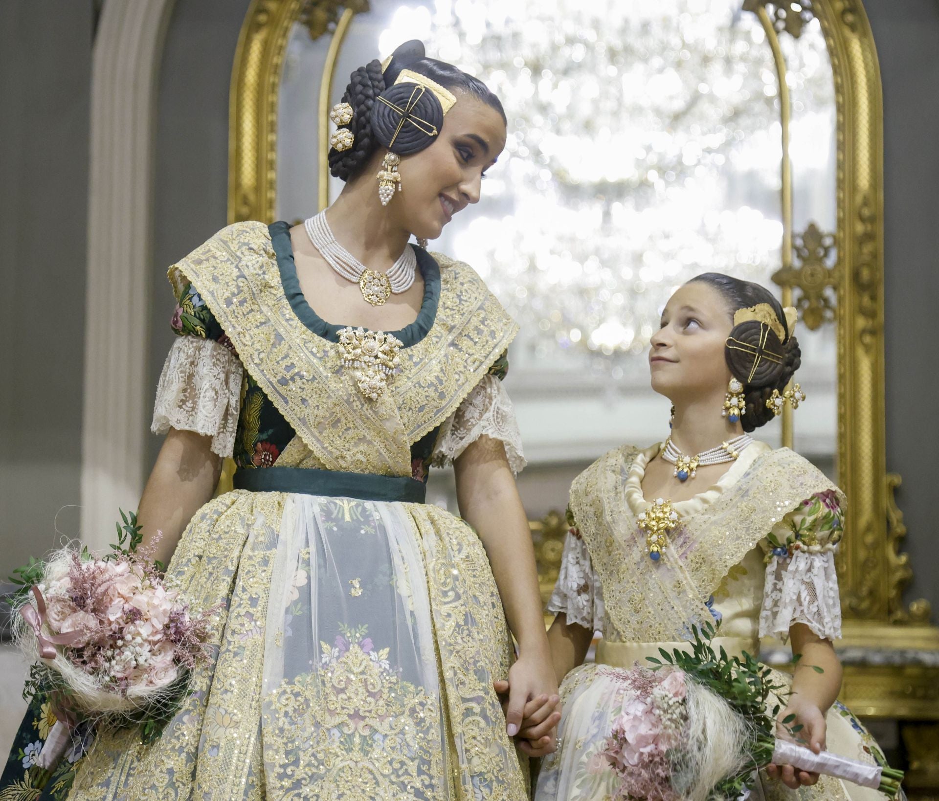 FOTOS | Proclamación de las falleras mayores de Valencia 2026