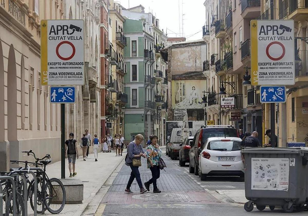 Acceso al barrio del Carmen en la calle Corona, imagen de archivo.