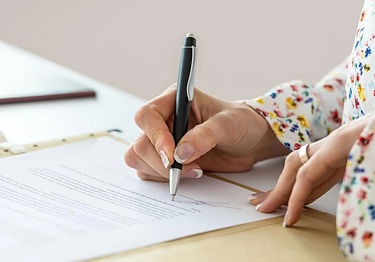 Pierde su DNI en Barcelona y a los meses le reclaman una deuda de 30.000 euros