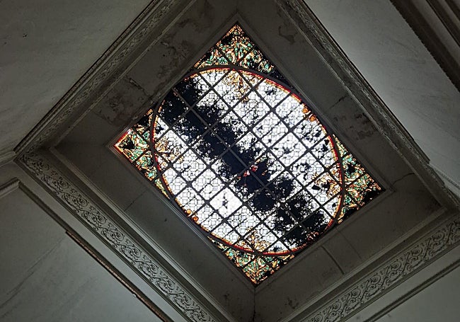 Lucernario en lo alto del palacio y refuerzo de los techos.