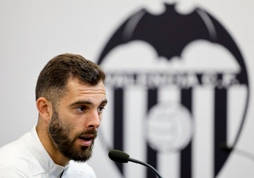 Rioja desmiente que el vestuario del Valencia esté molesto por las palabras de Corberán: «Ni ha afectado ni es cierto»