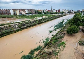 El barranco, a su paso por Catarroja durante la última dana.