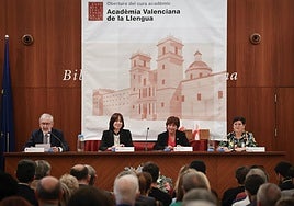 Diana Morant y Verònica Cantó, en el centro, en la apertura del curso 2024-2025.