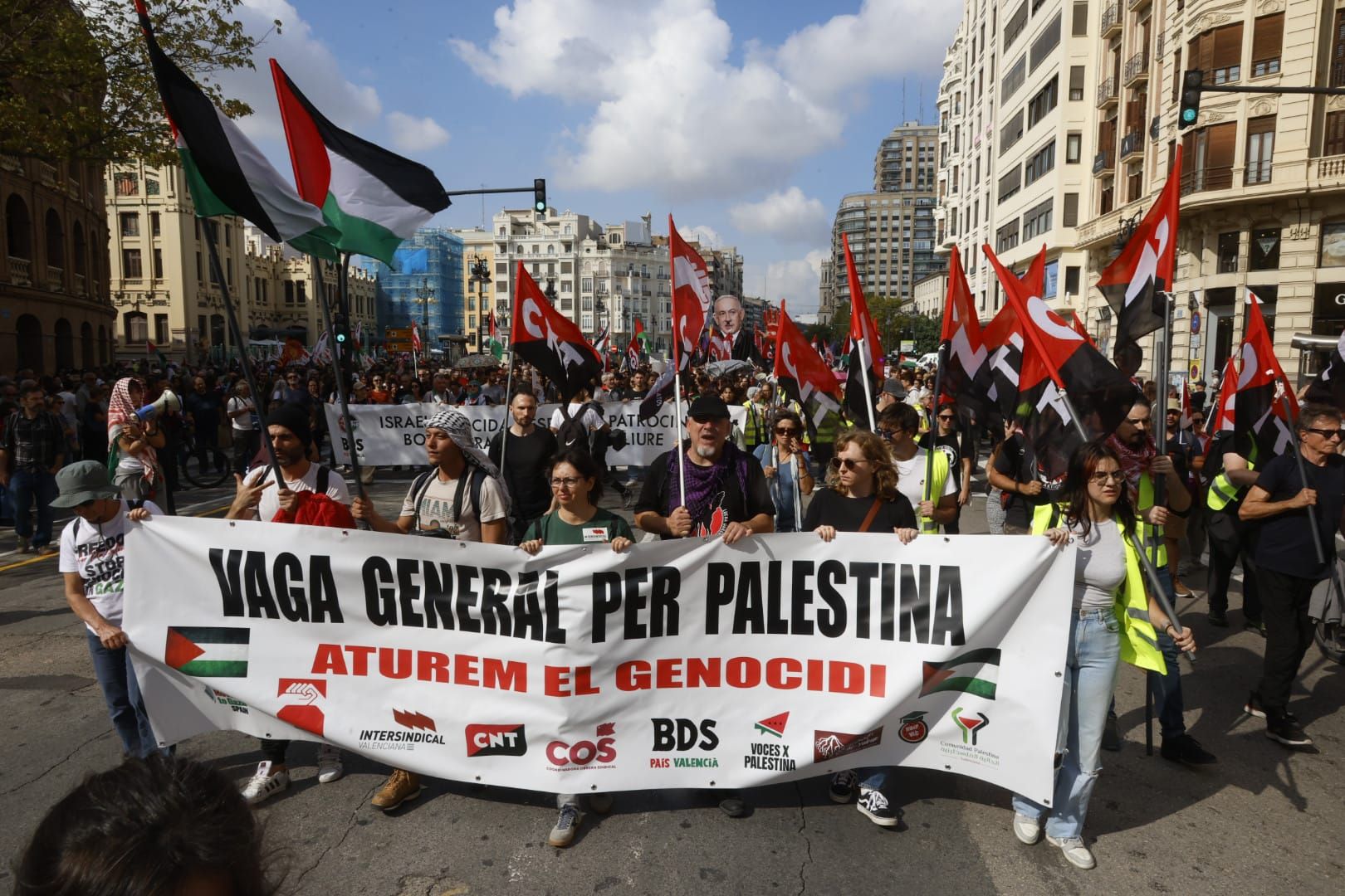 Fotos de la manifestación de estudiantes en apoyo a Palestina en Valencia